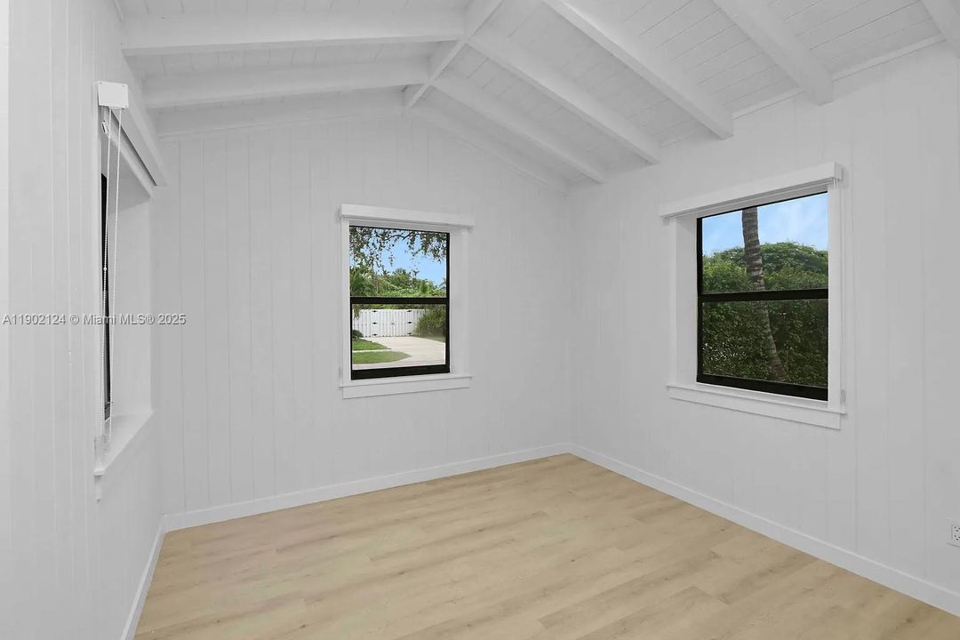 最近租的: $4,750 (4 贝兹, 2 浴室, 1685 平方英尺)