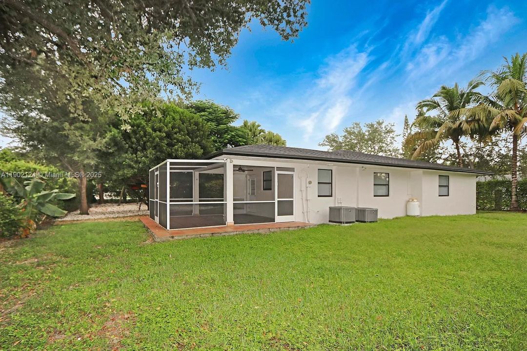 最近租的: $4,750 (4 贝兹, 2 浴室, 1685 平方英尺)