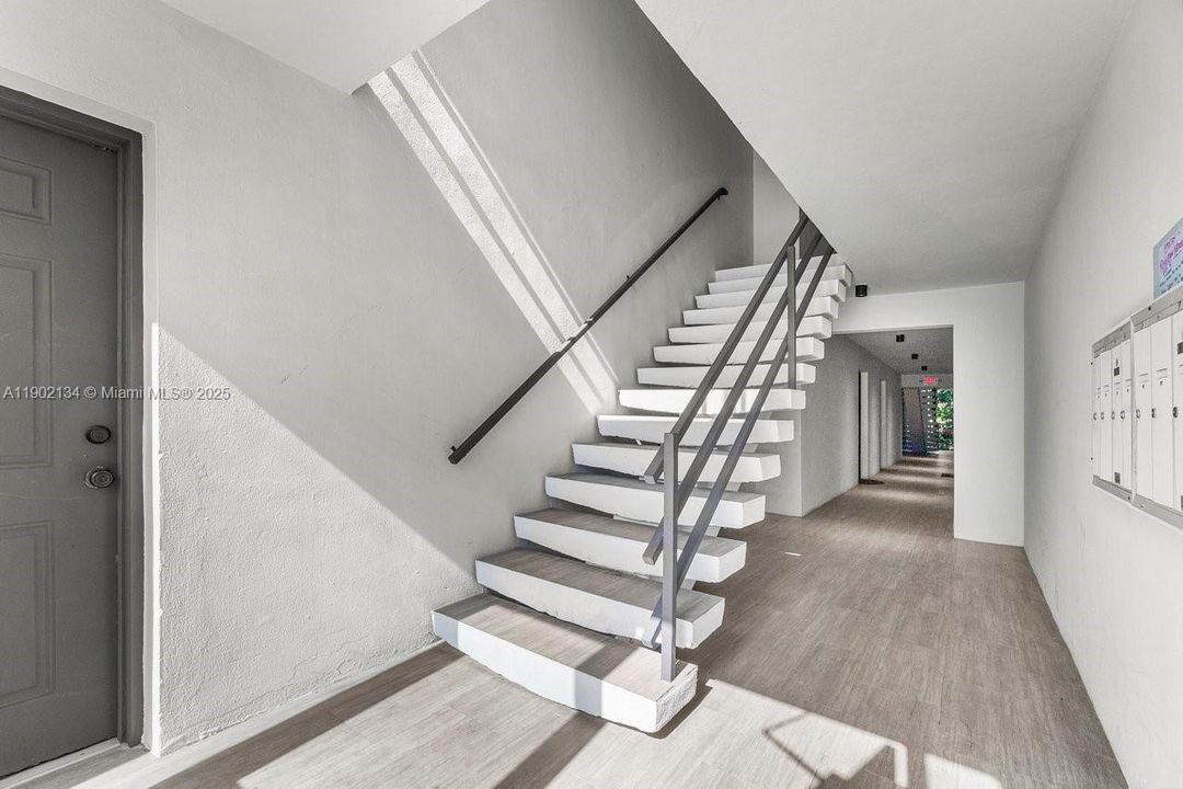 For Rent: $2,250 (3 beds, 2 baths, 1200 Square Feet)