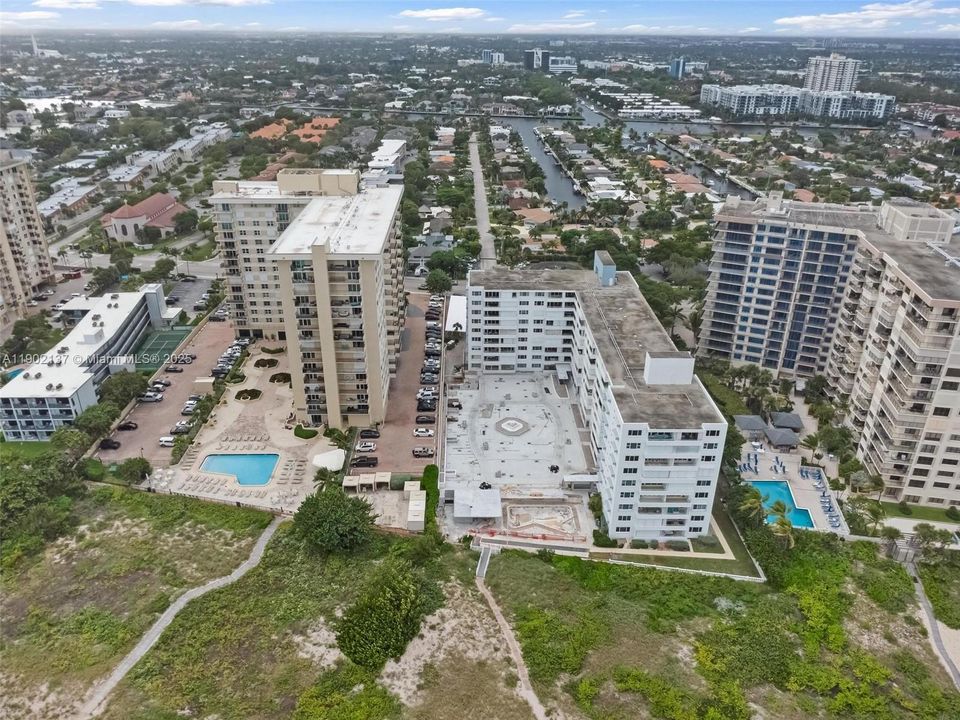 For Sale: $385,000 (2 beds, 2 baths, 1002 Square Feet)