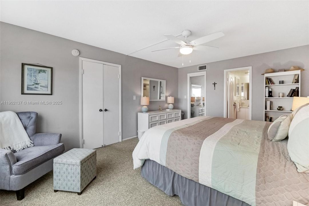 For Sale: $385,000 (2 beds, 2 baths, 1002 Square Feet)