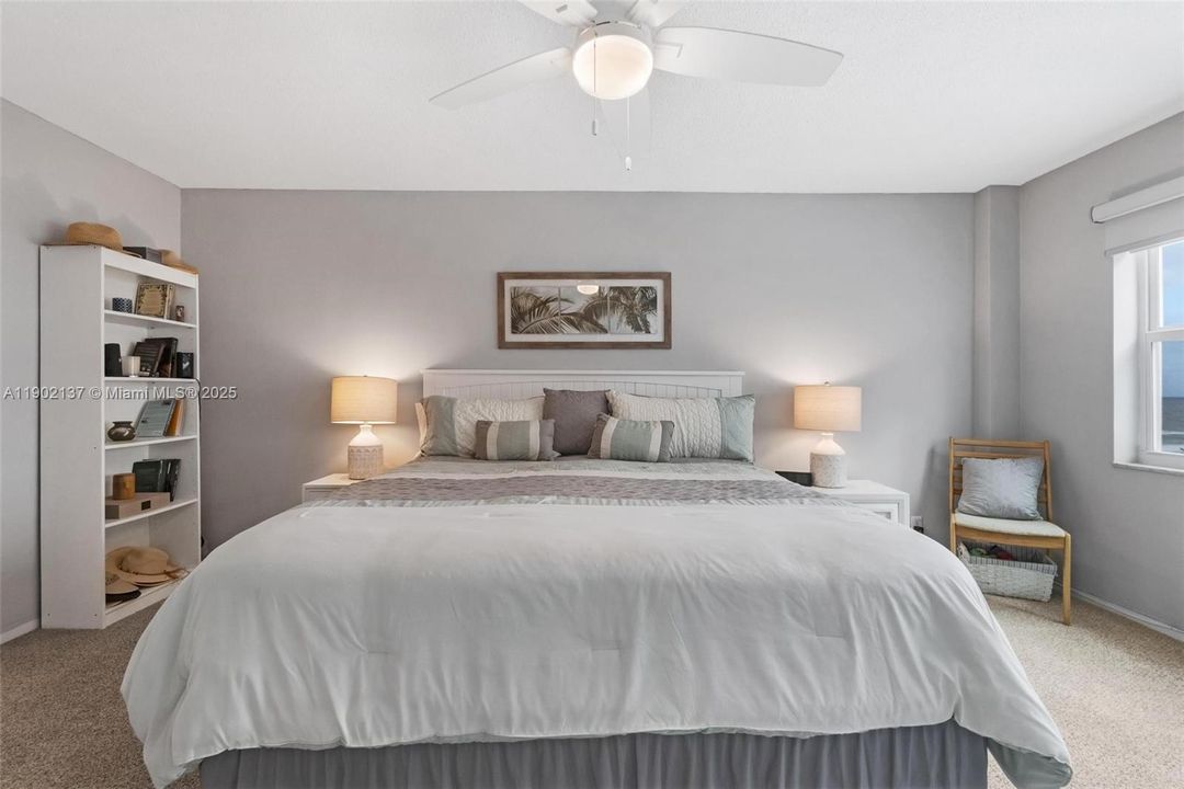 For Sale: $385,000 (2 beds, 2 baths, 1002 Square Feet)