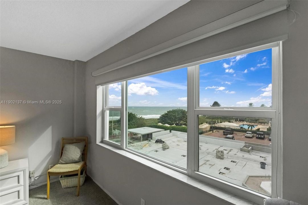 For Sale: $385,000 (2 beds, 2 baths, 1002 Square Feet)