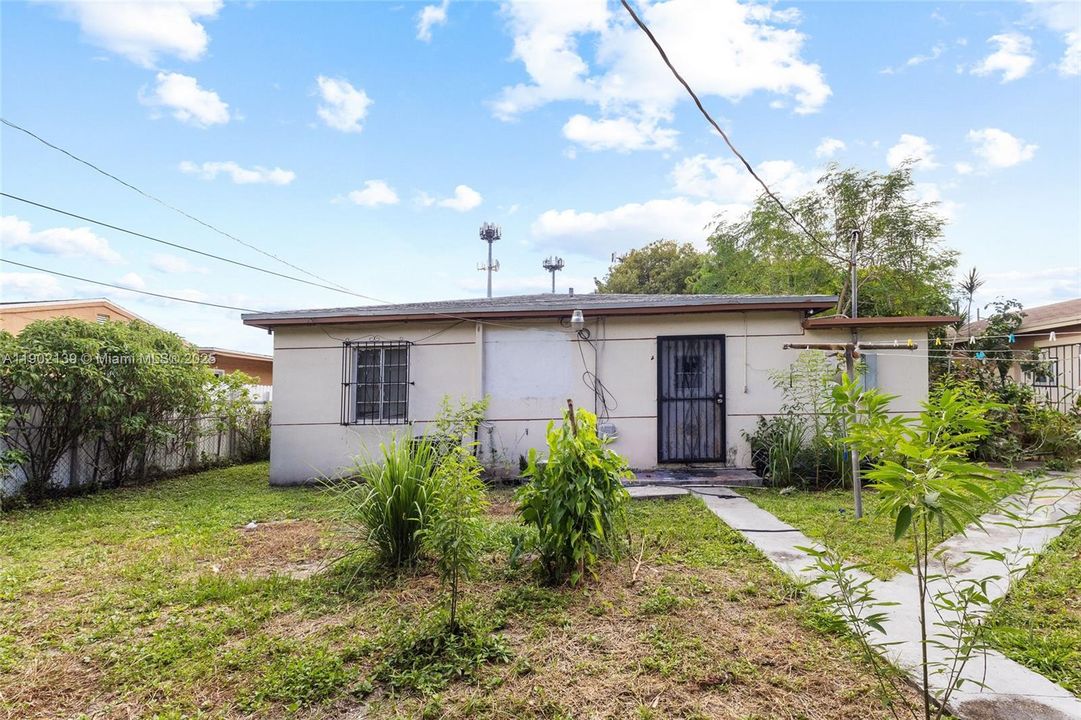 En Venta: $460,000 (2 camas, 1 baños, 918 Pies cuadrados)