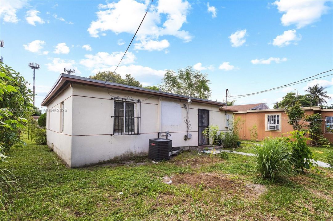 En Venta: $460,000 (2 camas, 1 baños, 918 Pies cuadrados)