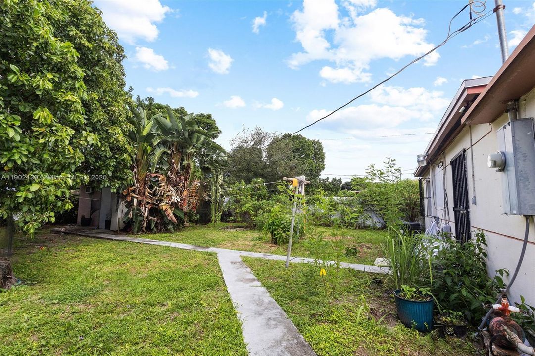 En Venta: $460,000 (2 camas, 1 baños, 918 Pies cuadrados)