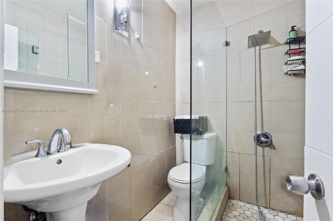 En Venta: $460,000 (2 camas, 1 baños, 918 Pies cuadrados)