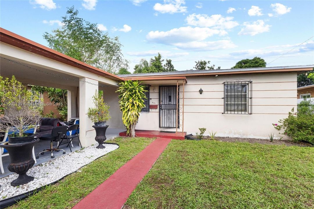 En Venta: $460,000 (2 camas, 1 baños, 918 Pies cuadrados)