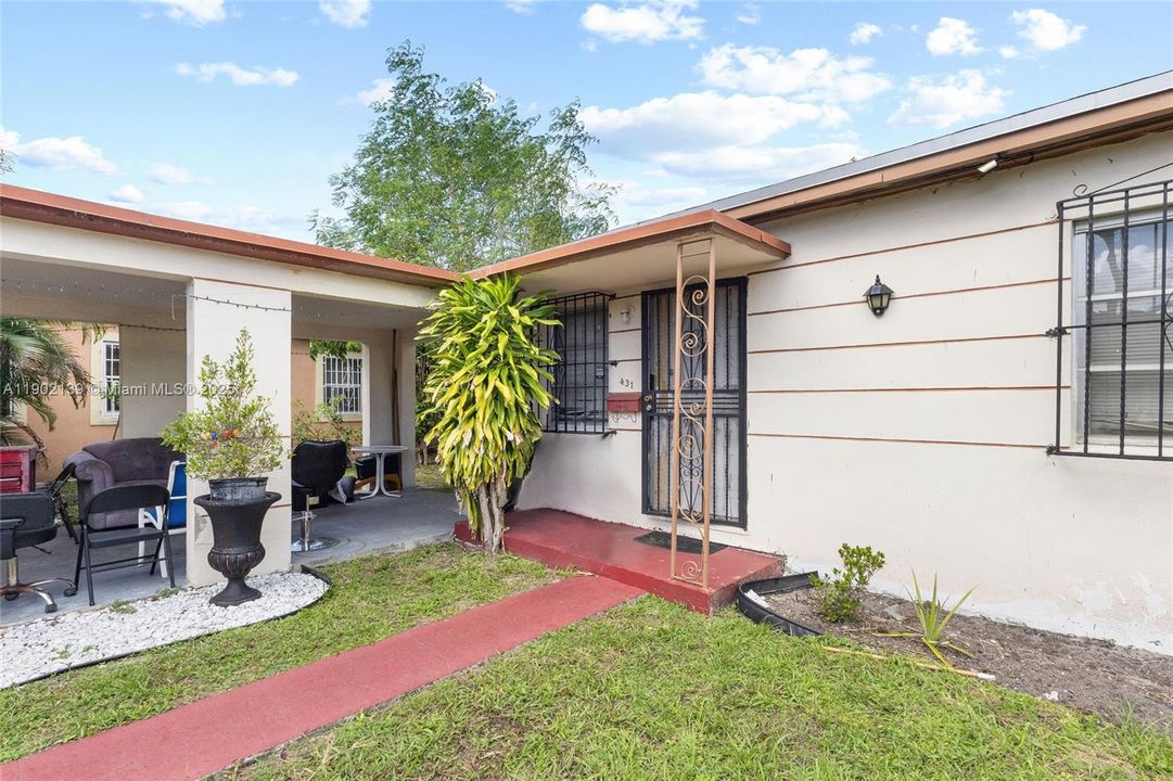 En Venta: $460,000 (2 camas, 1 baños, 918 Pies cuadrados)