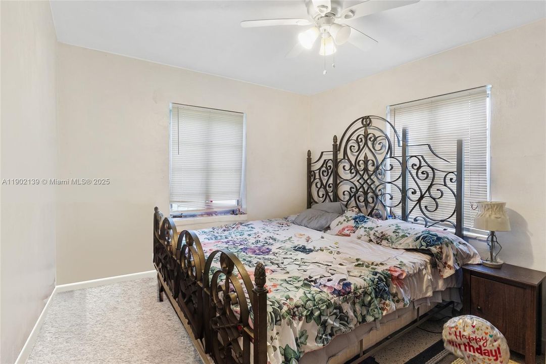 En Venta: $460,000 (2 camas, 1 baños, 918 Pies cuadrados)