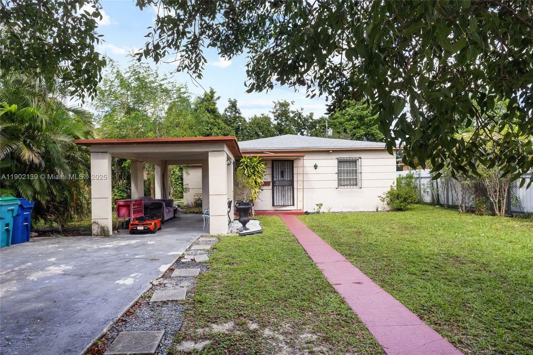 En Venta: $460,000 (2 camas, 1 baños, 918 Pies cuadrados)