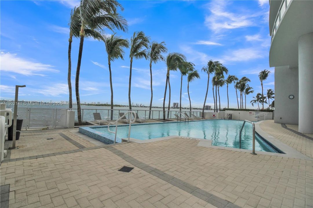 For Sale: $938,000 (3 beds, 3 baths, 1680 Square Feet)