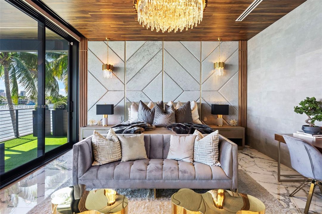 For Sale: $39,995,000 (6 beds, 7 baths, 10809 Square Feet)