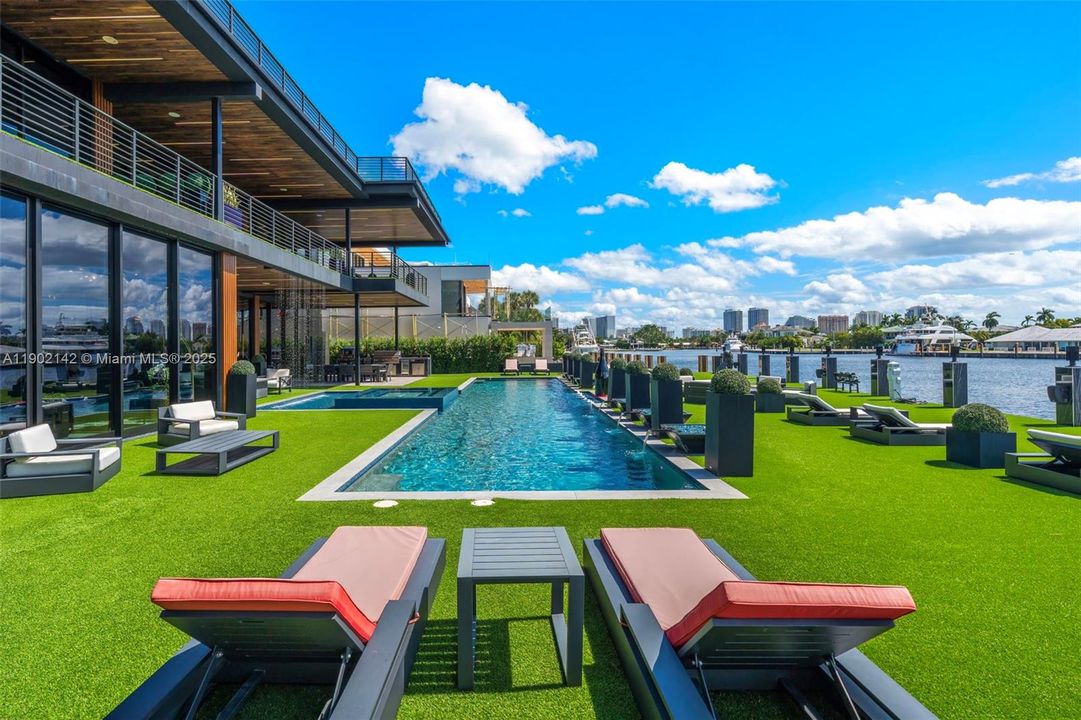 For Sale: $39,995,000 (6 beds, 7 baths, 10809 Square Feet)