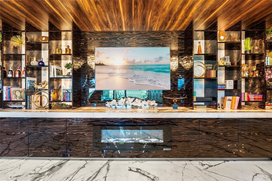 For Sale: $39,995,000 (6 beds, 7 baths, 10809 Square Feet)