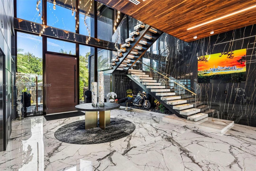 For Sale: $39,995,000 (6 beds, 7 baths, 10809 Square Feet)