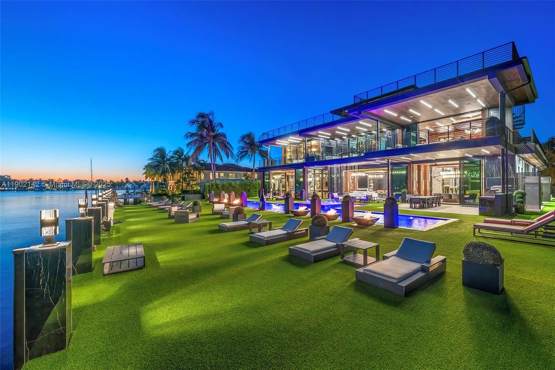 For Sale: $39,995,000 (6 beds, 7 baths, 10809 Square Feet)