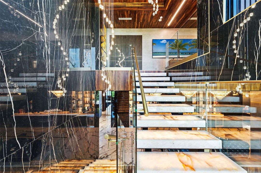 For Sale: $39,995,000 (6 beds, 7 baths, 10809 Square Feet)