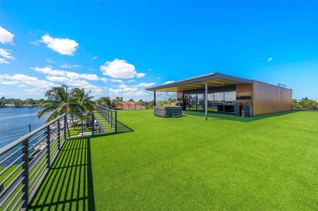 For Sale: $39,995,000 (6 beds, 7 baths, 10809 Square Feet)