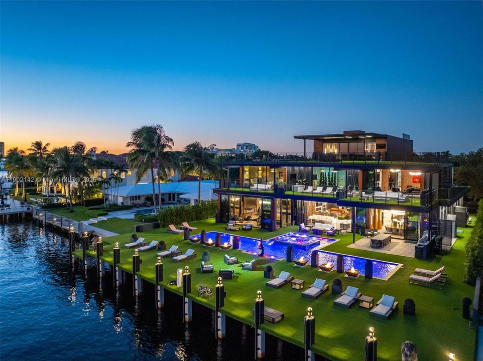 For Sale: $39,995,000 (6 beds, 7 baths, 10809 Square Feet)