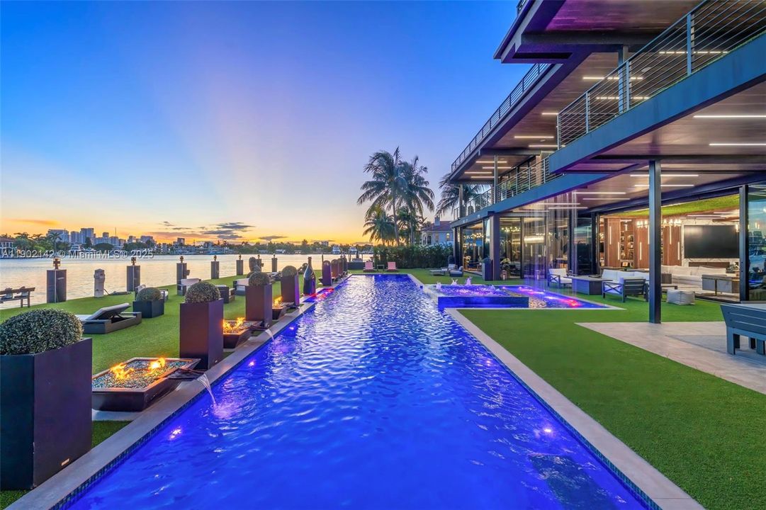 For Sale: $39,995,000 (6 beds, 7 baths, 10809 Square Feet)