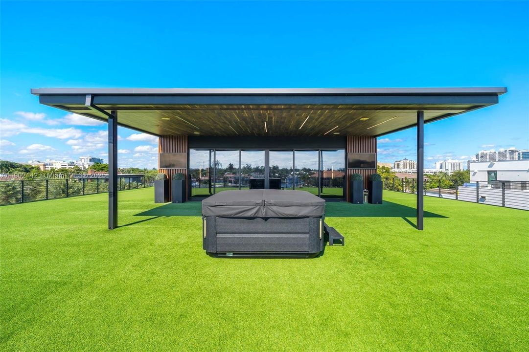 For Sale: $39,995,000 (6 beds, 7 baths, 10809 Square Feet)