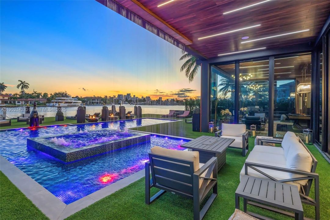 For Sale: $39,995,000 (6 beds, 7 baths, 10809 Square Feet)