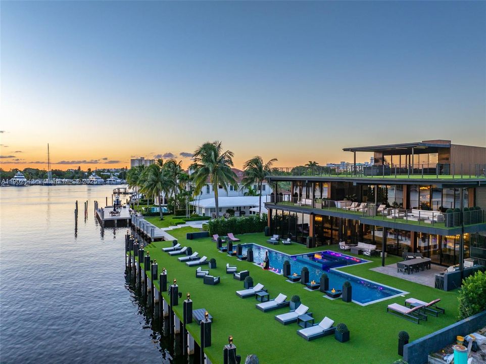 For Sale: $39,995,000 (6 beds, 7 baths, 10809 Square Feet)