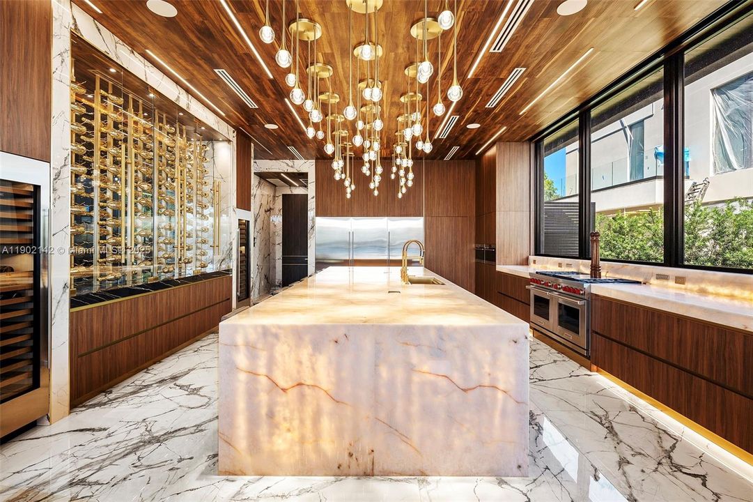 For Sale: $39,995,000 (6 beds, 7 baths, 10809 Square Feet)