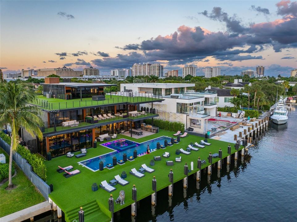 For Sale: $39,995,000 (6 beds, 7 baths, 10809 Square Feet)