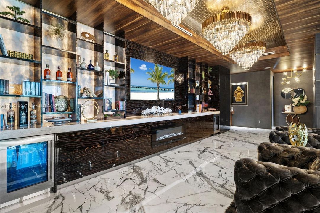 For Sale: $39,995,000 (6 beds, 7 baths, 10809 Square Feet)