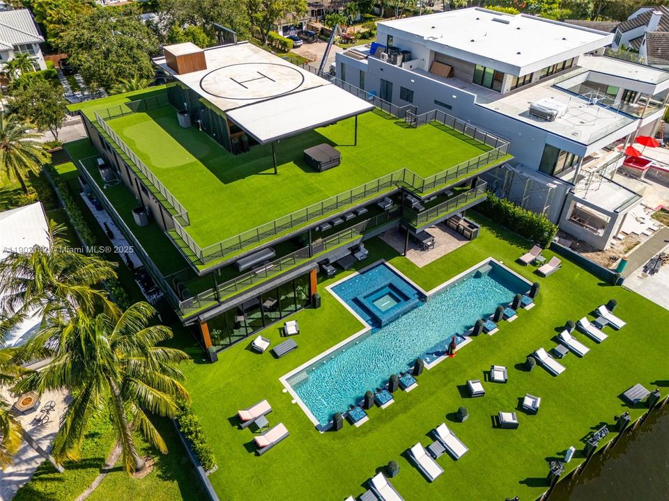 For Sale: $39,995,000 (6 beds, 7 baths, 10809 Square Feet)