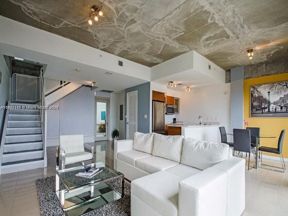 En Renta: $4,690 (2 camas, 2 baños, 1421 Pies cuadrados)