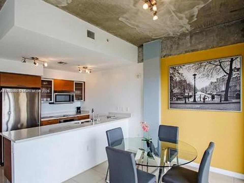 En Renta: $4,690 (2 camas, 2 baños, 1421 Pies cuadrados)