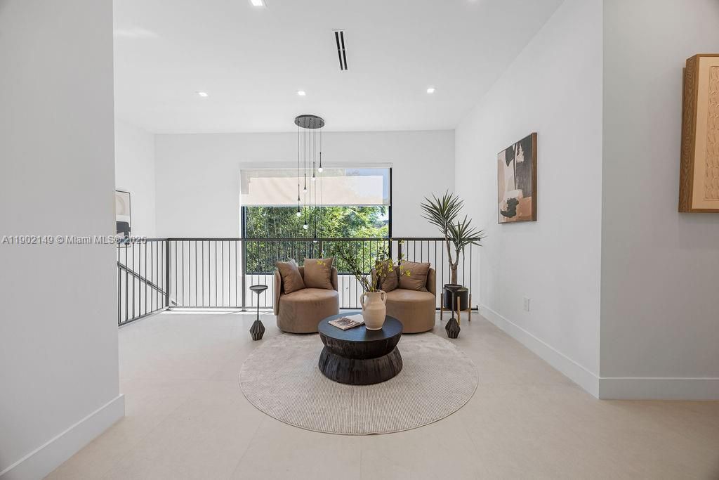 En Venta: $1,325,000 (3 camas, 3 baños, 2583 Pies cuadrados)