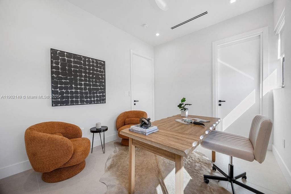 En Venta: $1,325,000 (3 camas, 3 baños, 2583 Pies cuadrados)