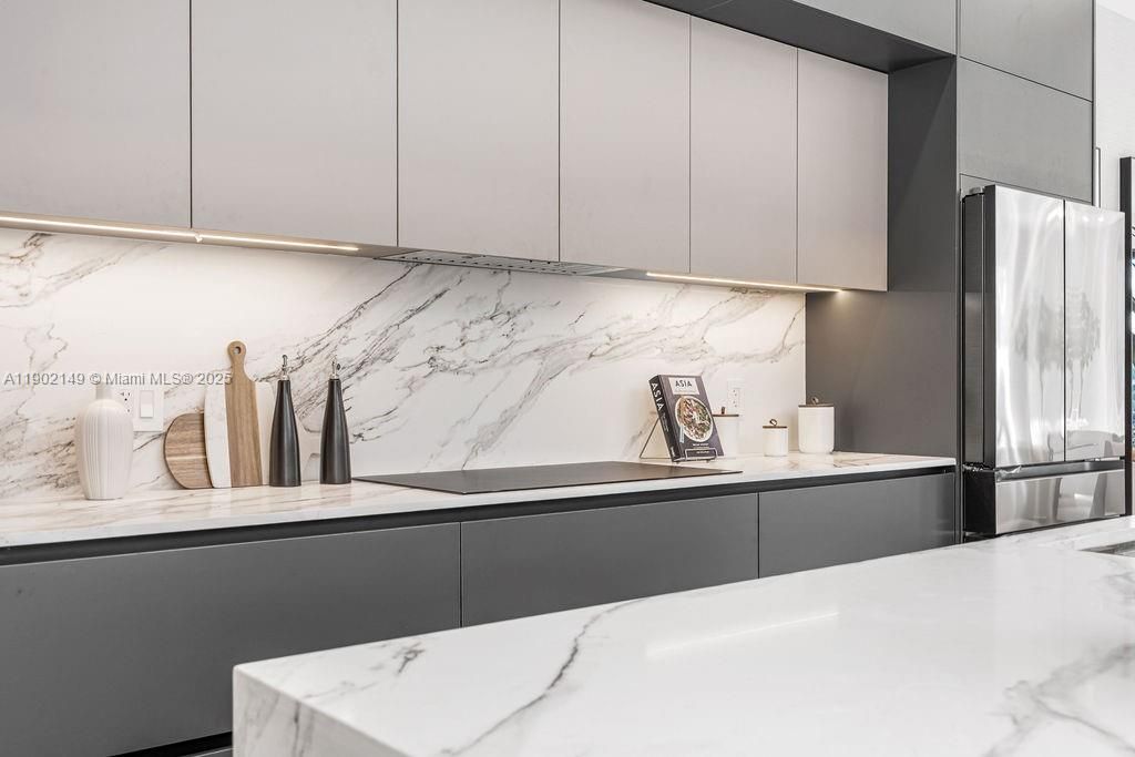 En Venta: $1,325,000 (3 camas, 3 baños, 2583 Pies cuadrados)