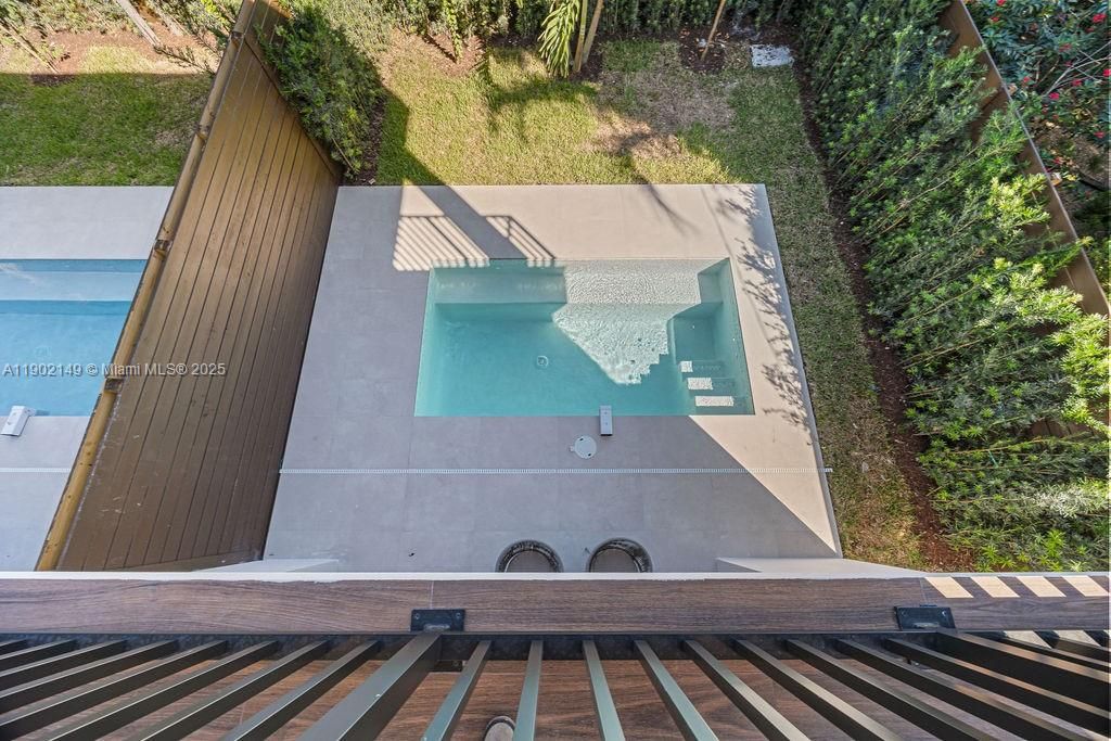 En Venta: $1,325,000 (3 camas, 3 baños, 2583 Pies cuadrados)