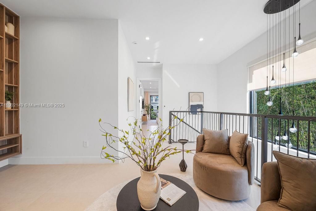 En Venta: $1,325,000 (3 camas, 3 baños, 2583 Pies cuadrados)