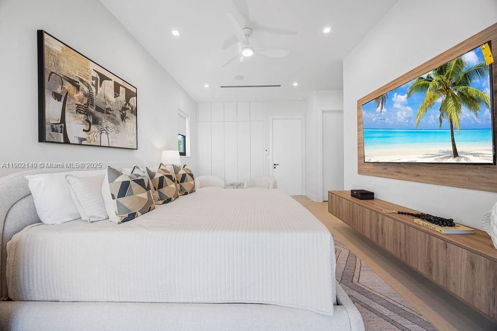 En Venta: $1,325,000 (3 camas, 3 baños, 2583 Pies cuadrados)