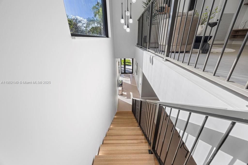 En Venta: $1,325,000 (3 camas, 3 baños, 2583 Pies cuadrados)