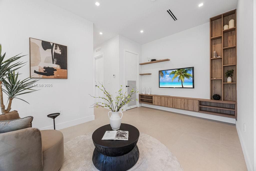 En Venta: $1,325,000 (3 camas, 3 baños, 2583 Pies cuadrados)