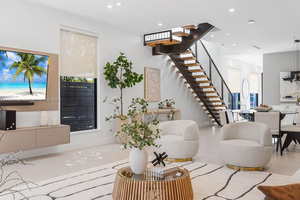 En Venta: $1,325,000 (3 camas, 3 baños, 2583 Pies cuadrados)