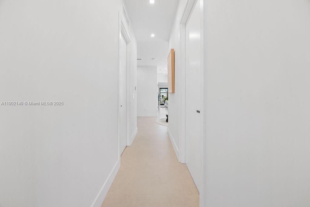 En Venta: $1,325,000 (3 camas, 3 baños, 2583 Pies cuadrados)