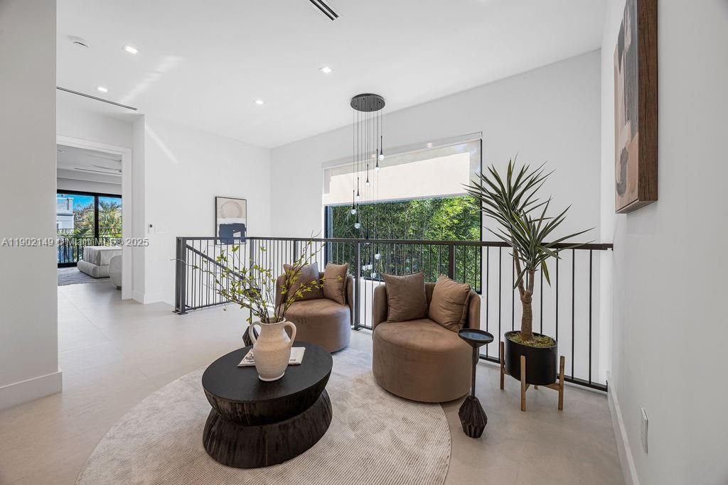 En Venta: $1,325,000 (3 camas, 3 baños, 2583 Pies cuadrados)