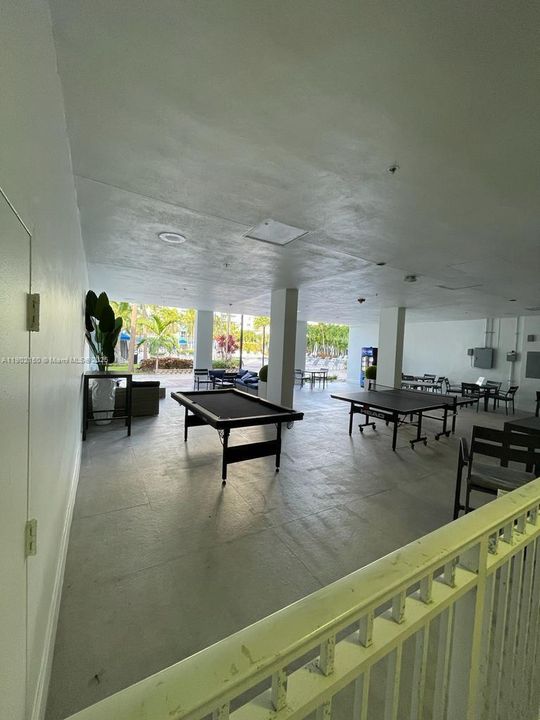 待售: $400,000 (1 贝兹, 1 浴室, 1005 平方英尺)