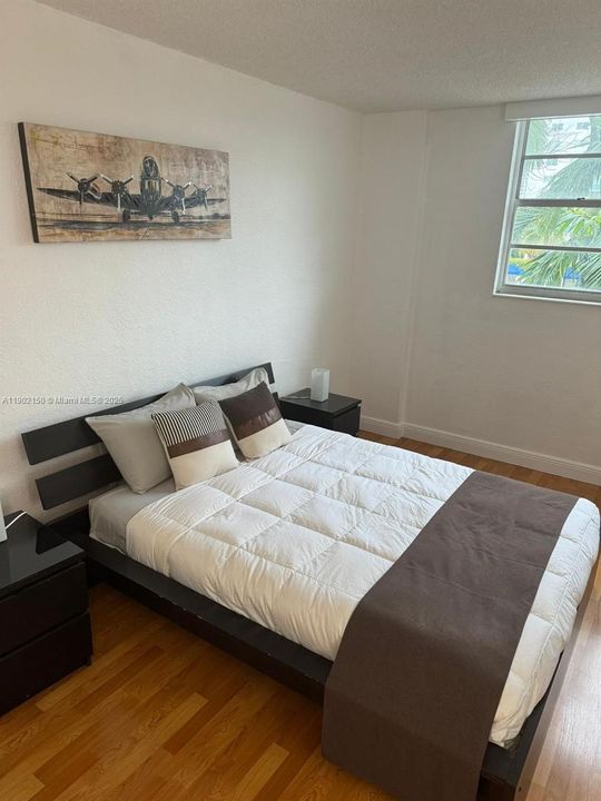 待售: $400,000 (1 贝兹, 1 浴室, 1005 平方英尺)