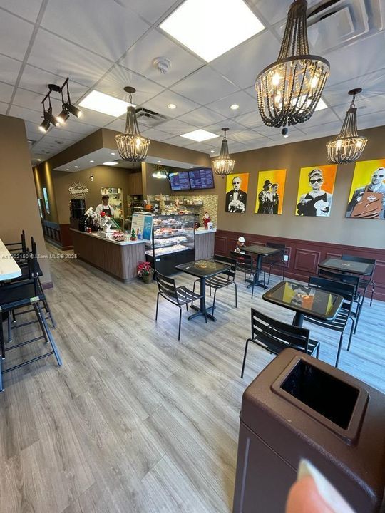 待售: $400,000 (1 贝兹, 1 浴室, 1005 平方英尺)