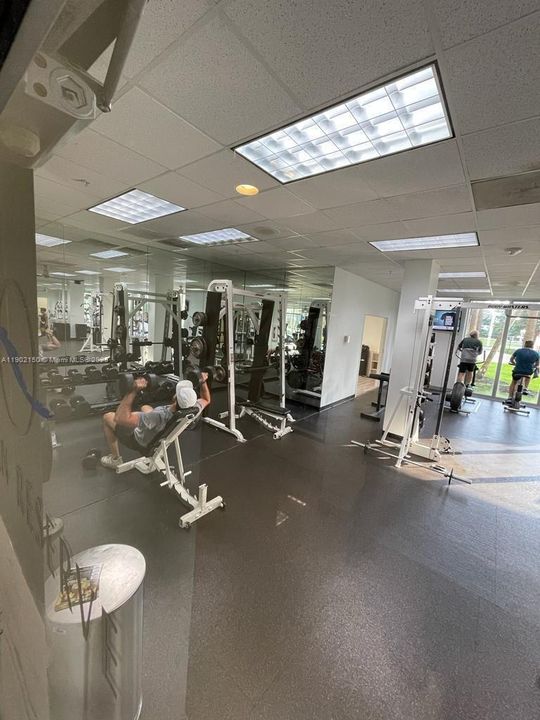 待售: $400,000 (1 贝兹, 1 浴室, 1005 平方英尺)