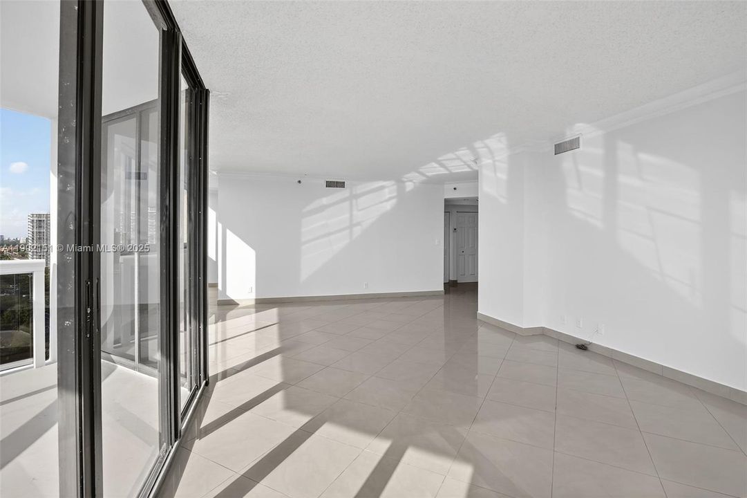 For Rent: $3,400 (2 beds, 2 baths, 1340 Square Feet)